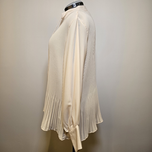 👍NWOT H&M cream white long sleeve pleated chiffon loose fit shirt top sz M US. - Picture 3 of 8